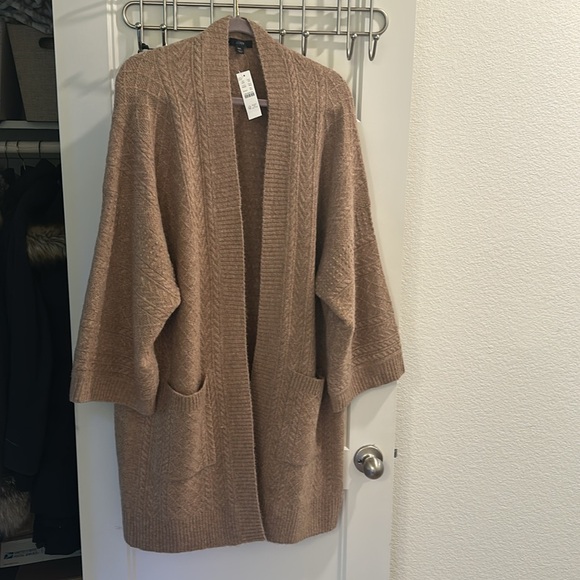 NWT TAN CABLE-KNIT LONG OPEN CARDIGAN
SWEATER SZ:MEDIUM | LARGE - Picture 1 of 9